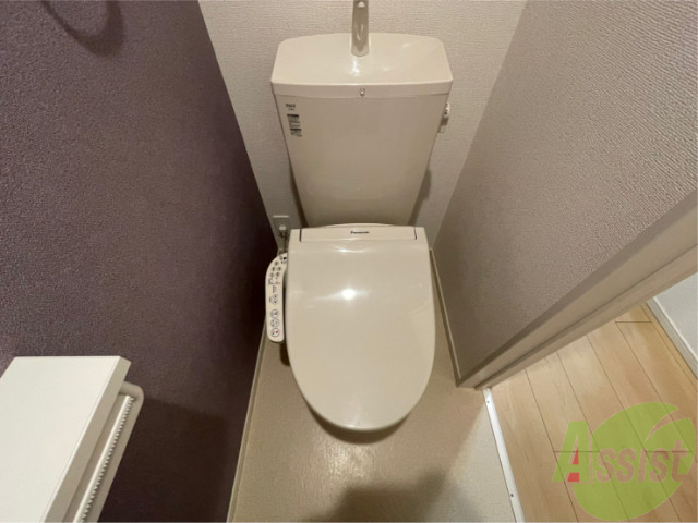トイレ　ウォシュレット機能付きのトイレです。便利ですね。