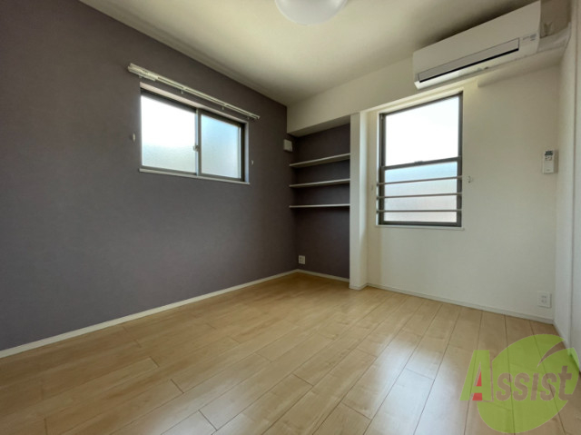 その他部屋・スペース　こちらは６帖の洋室です。日当たりはバッチリです。