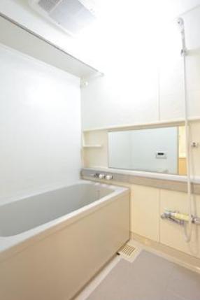 バス・シャワールーム　※別部屋の参考写真です。