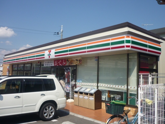 コンビニ　セブンイレブン明石江井ヶ島駅前店（コンビニ）まで566m