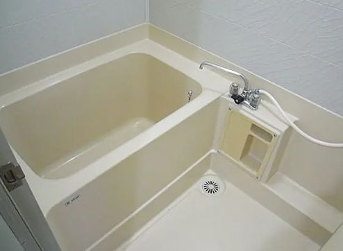 バス・シャワールーム　落ち着いた空間のお風呂です