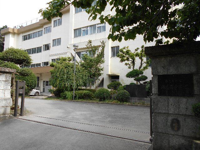 中学校　海老名市立海老名中学校（中学校）まで1194m