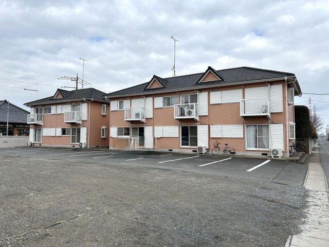 建物外観　南西角部屋、日当たり良好