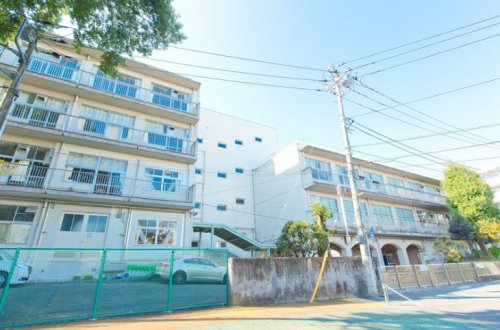中学校　横浜市立老松中学校（中学校）まで1512m