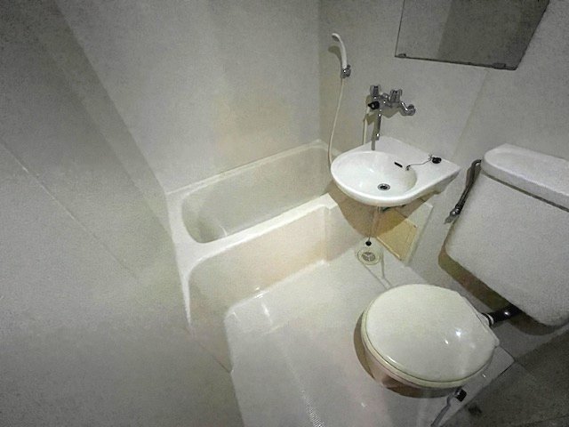 バス・シャワールーム　落ち着いた空間のお風呂です