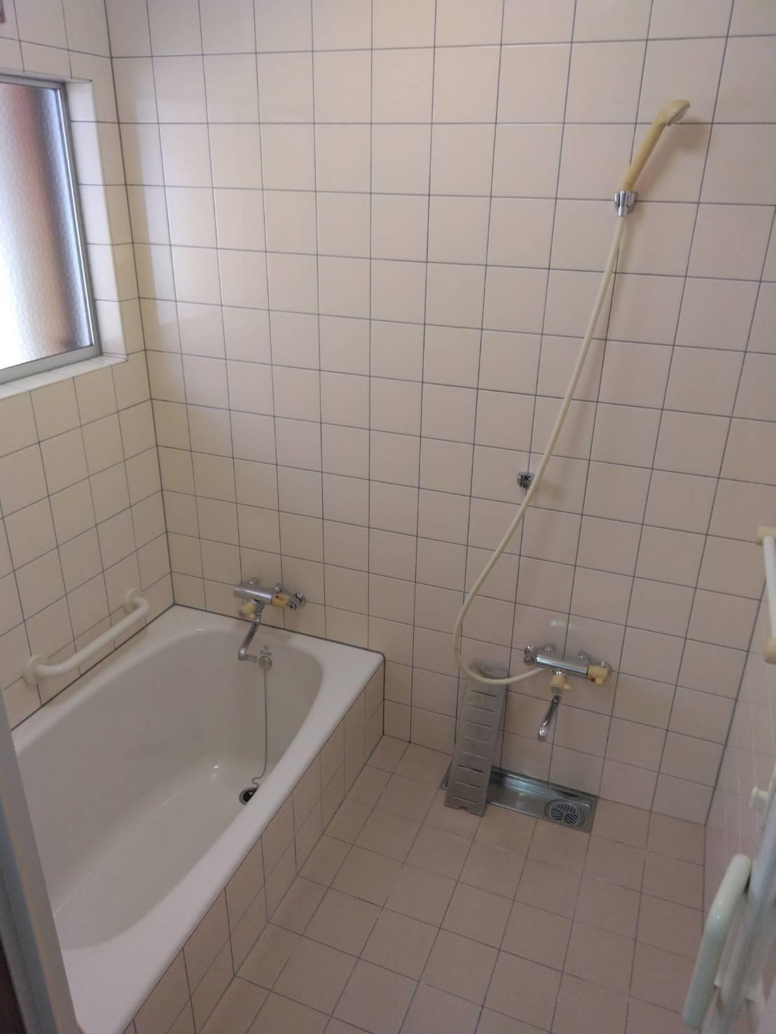 小山町借家の風呂写真
