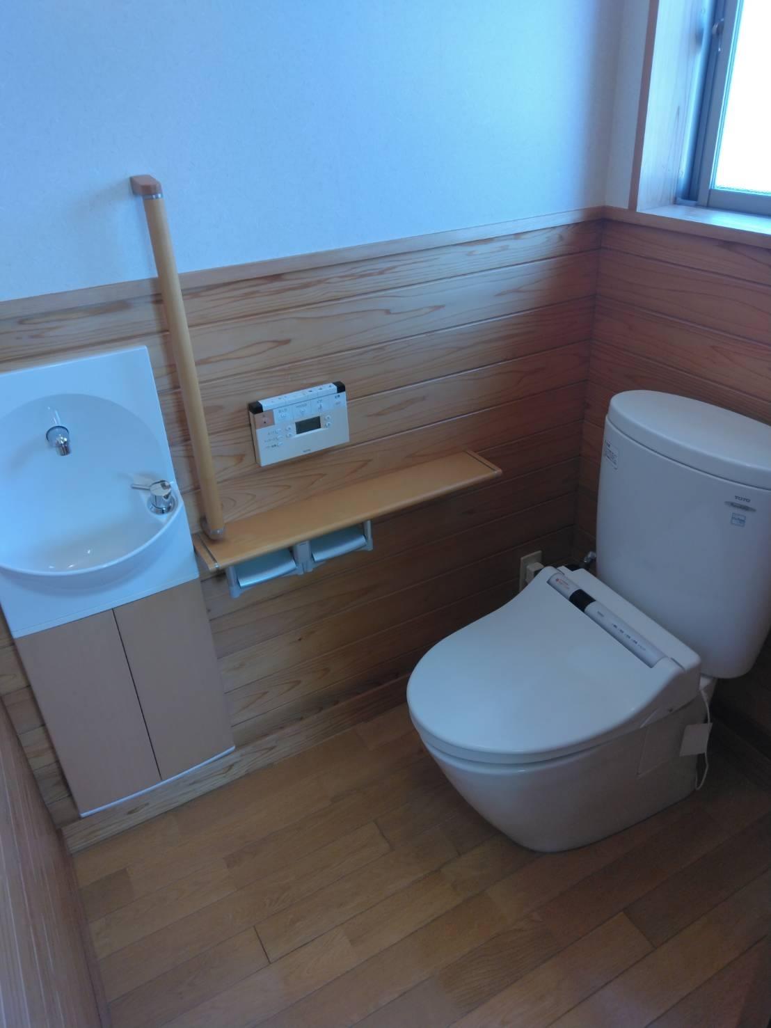 小山町借家のトイレ写真
