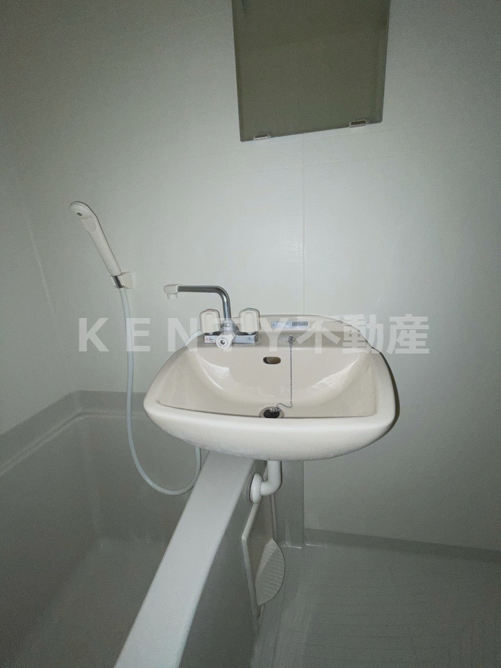 洗面設備　脱衣スペースもあります