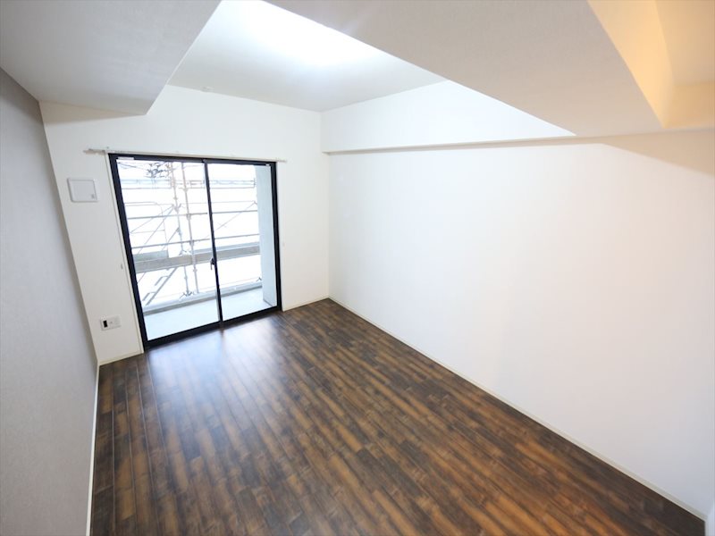 バルコニー　洋室9.2帖　クローゼット　エアコン付