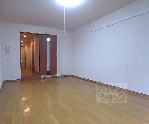 居室・リビング　広々居室となっています。