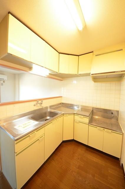 キッチン　☆広いシステムキッチンでお料理も楽しくなっちゃう☆