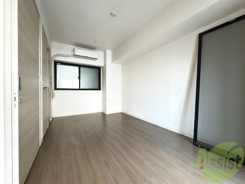 その他部屋・スペース　寝室です。雨戸しまっています。