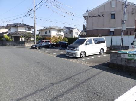 駐車場　駐車場