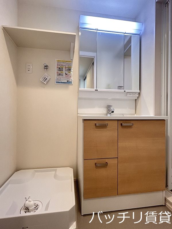 洗面設備　建築中の為　同型タイプの写真になります　現状優先