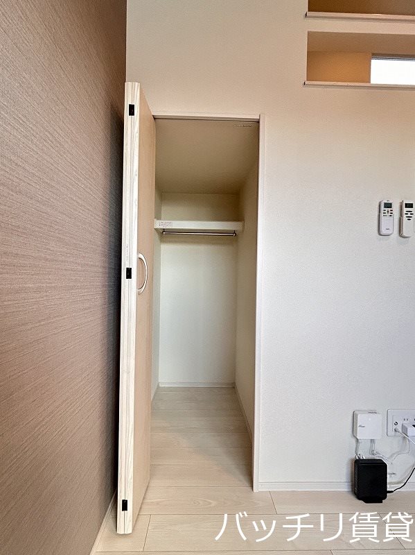 収納　建築中の為　同型タイプの写真になります　現状優先