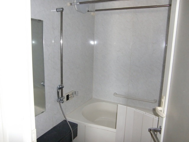 バス・シャワールーム　※写真は同タイプ住戸です。