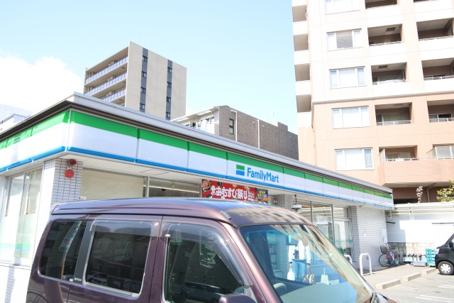 コンビニ　ファミリーマート　瑞穂内方町店（コンビニ）まで300m