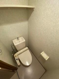 トイレ　温水洗浄便座機能付き☆