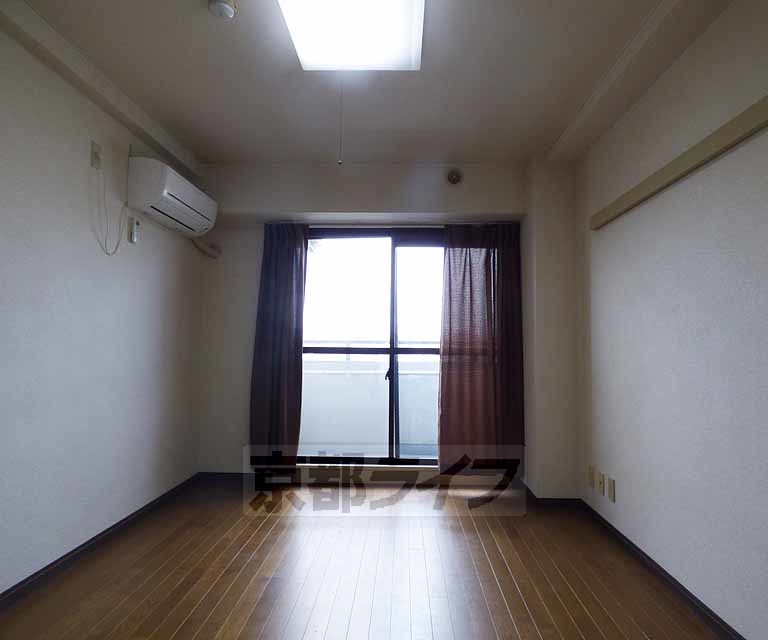 居室・リビング　広々としたお部屋になります。