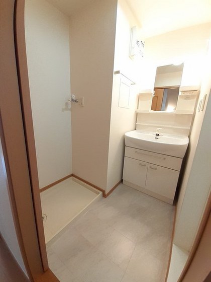 洗面設備　※別号室の写真です
