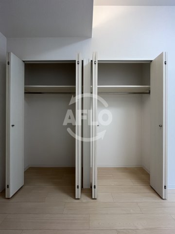 収納　オリエンタル江坂　クローゼット