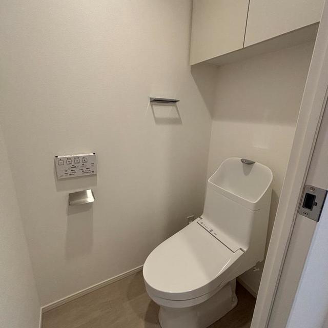 トイレ　※写真は同タイプ住戸です。