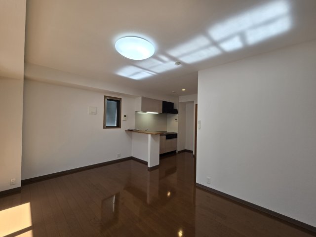 居室・リビング　ルピナス泉