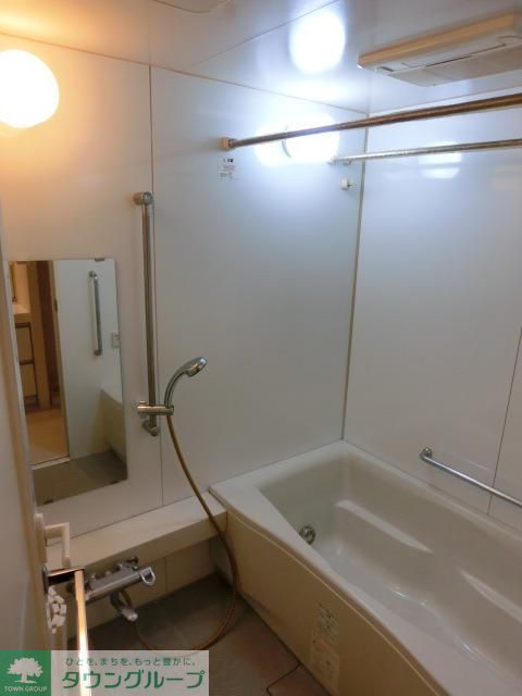 バス・シャワールーム　追焚き乾燥機付きお風呂