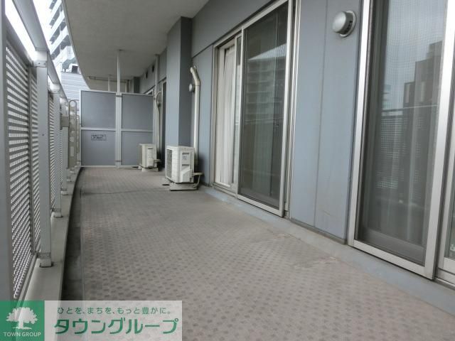 バルコニー　広々としたバルコニー付