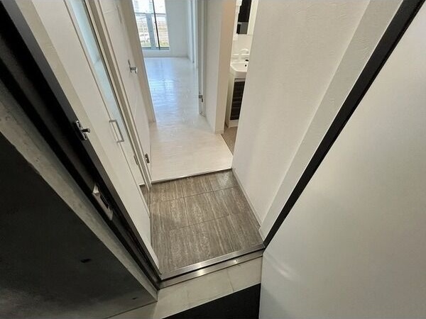 玄関　同タイプの内観です。