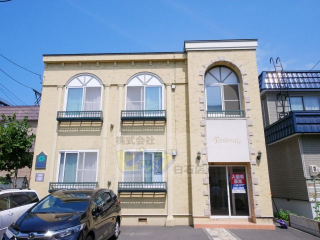 建物外観　駐車場１台無料のファミリー物件です♪