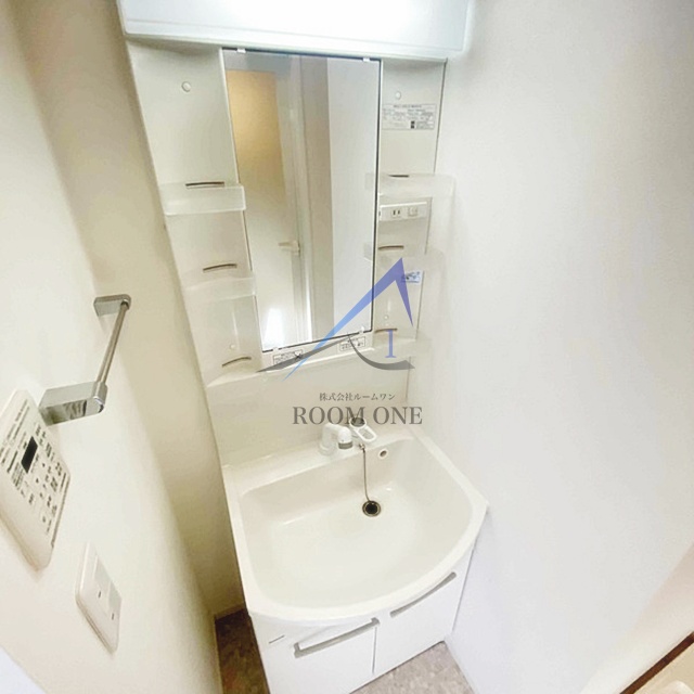 洗面設備　独立洗面台です。