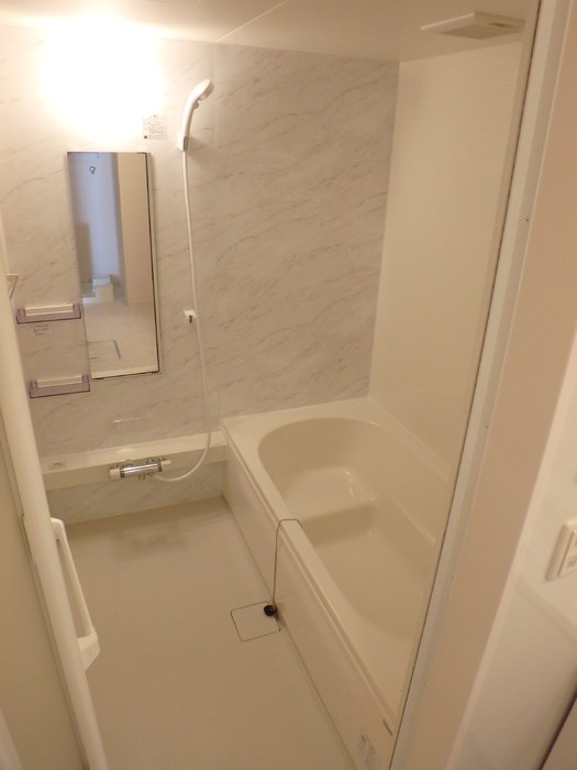 バス・シャワールーム　追い焚き完備