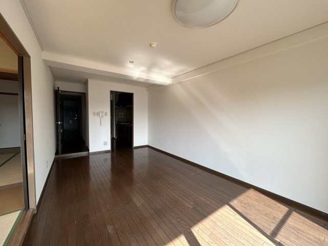 居室・リビング　同物件別号室の写真です。