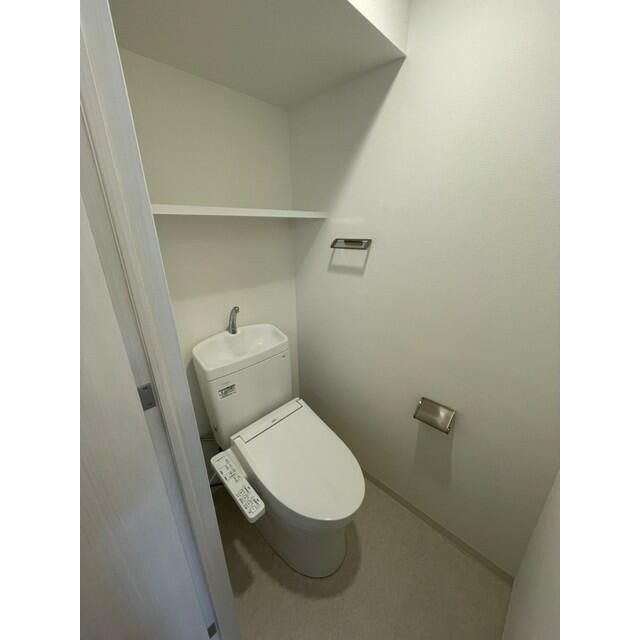 トイレ　別号室参考写真です