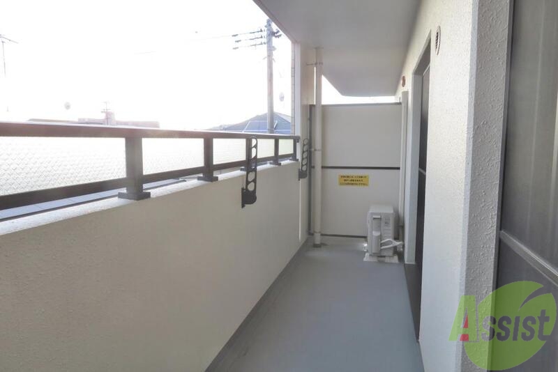 バルコニー　バルコニーは幅もしっかりあって洗濯物がはかどりそうですね。