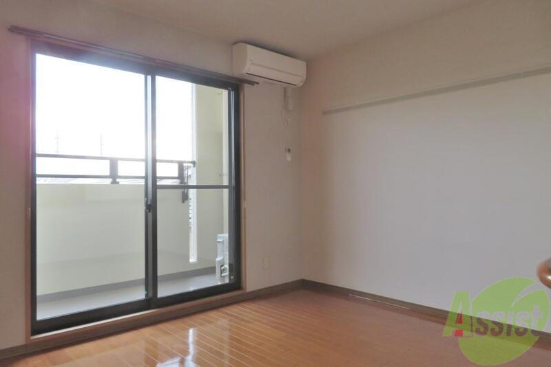 居室・リビング　フローリングがキレイになりピッカピカでした。