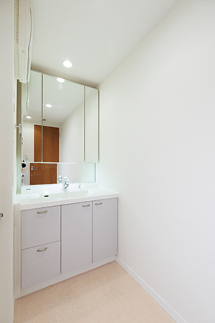 洗面設備　※写真は同タイプ住戸です。