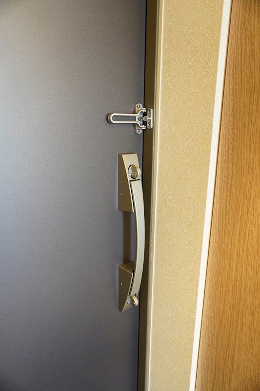 玄関　ダブルロック