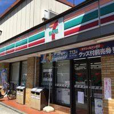 コンビニ　セブンイレブン鶴見岸谷店（コンビニ）まで427m