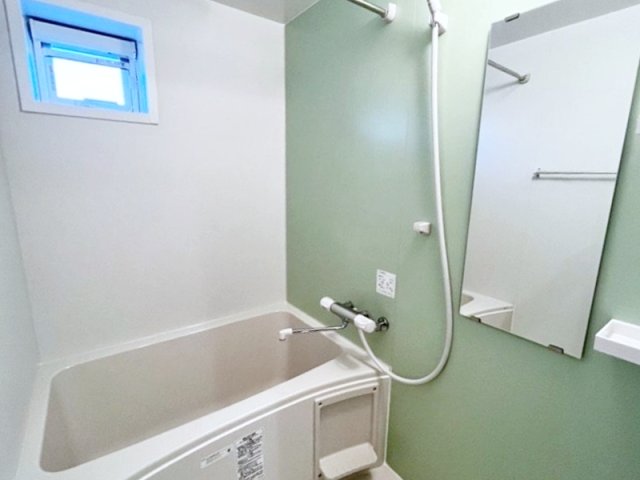 バス・シャワールーム　雨の日でも安心の浴室乾燥機付きです♪