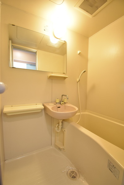 バス・シャワールーム　※同物件別室※