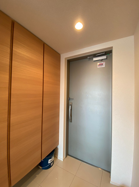 玄関　※別部屋参照写真