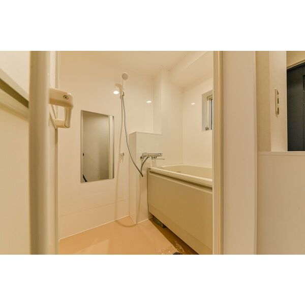 バス・シャワールーム　※別室の参考写真の為、現況優先です。