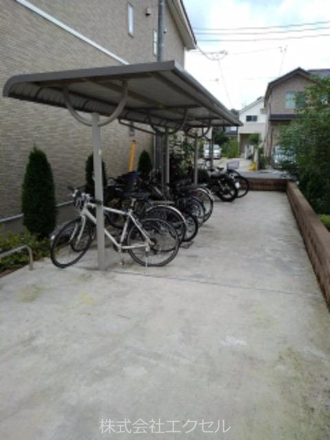 その他設備　屋根付きの駐輪場です。