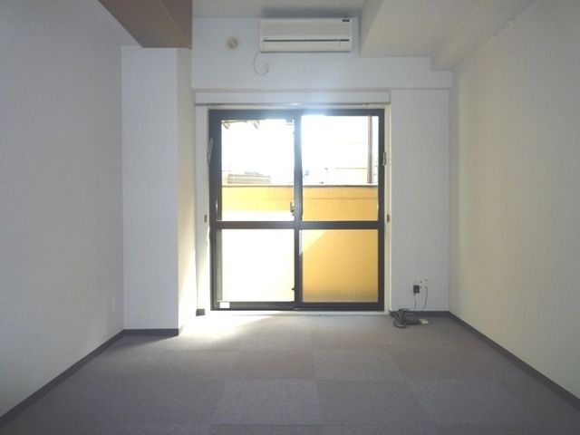 居室・リビング　＊別部屋参考写真