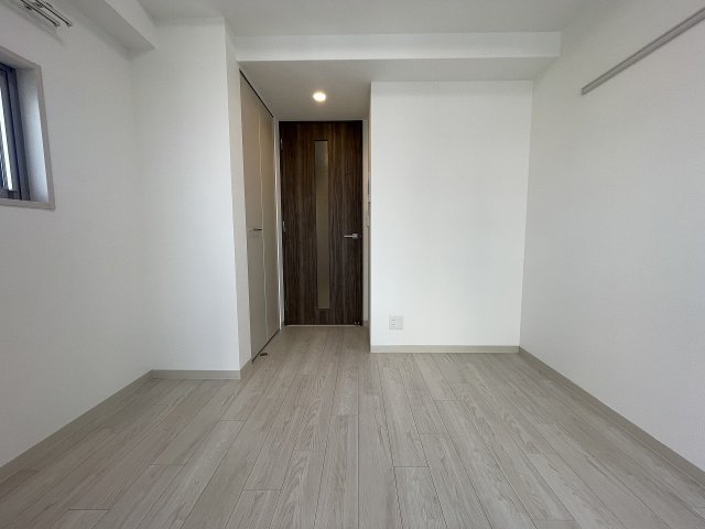 その他部屋・スペース　開放的な寝室です