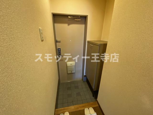 玄関　収納もある玄関です