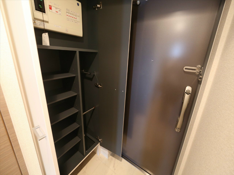 玄関　玄関　シューズボックス