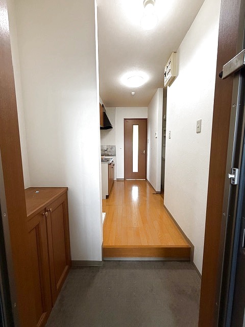 玄関　写真は別のお部屋となります。